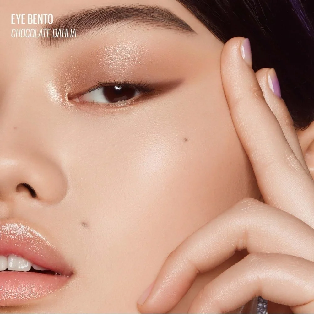 🌸✨ KAJA Beauty Bento Trio – Bouncy Mosaic Chrome, Shimmer & Matte Stack ✨